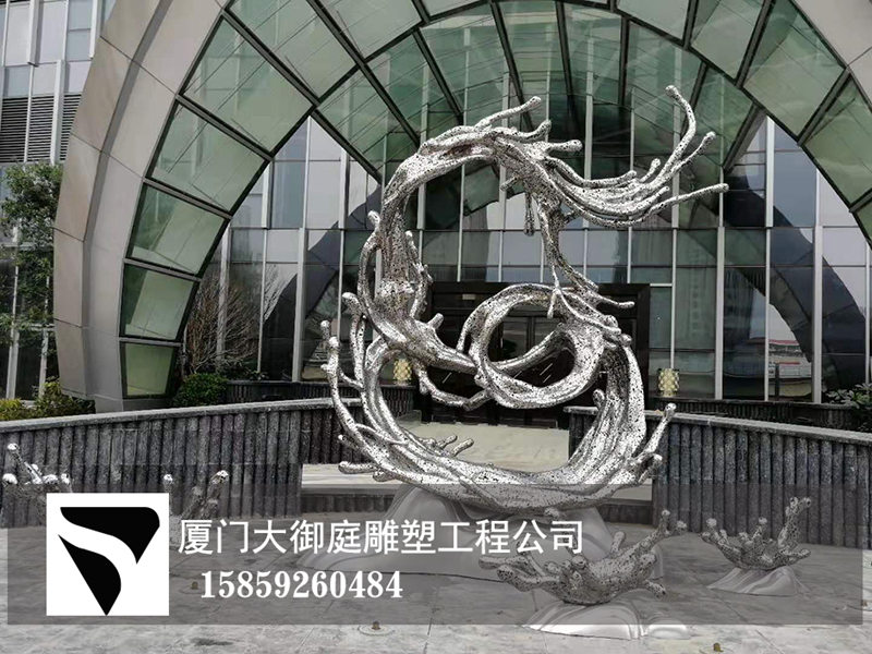 福建海峡传媒港不锈钢雕塑案例